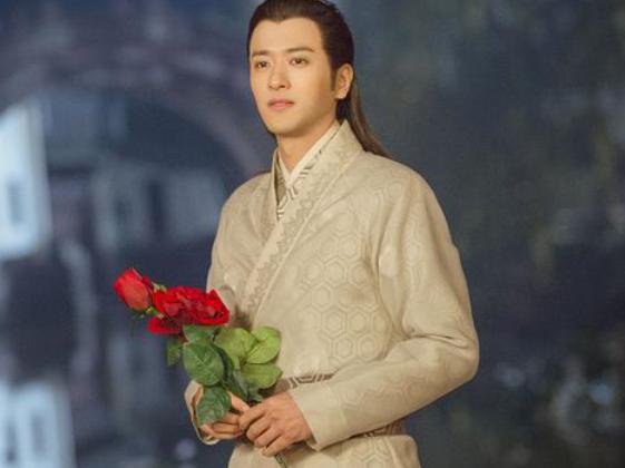 我听见你的心跳萦绕耳边是什么歌