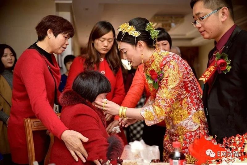 女儿结婚妈妈唱什么歌比较合适