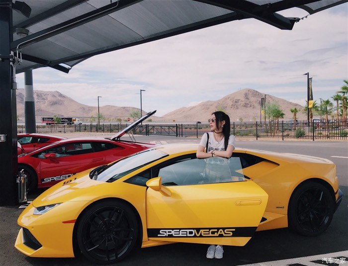 我想坐在跑车里什么歌