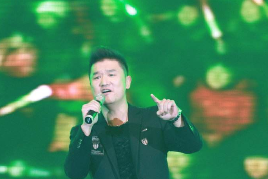 千山万水之间是什么歌