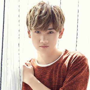 变成粉红色是什么歌