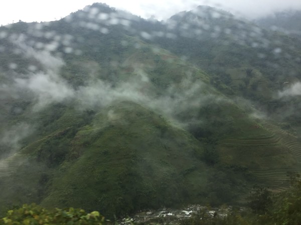 山连山水连水是什么歌