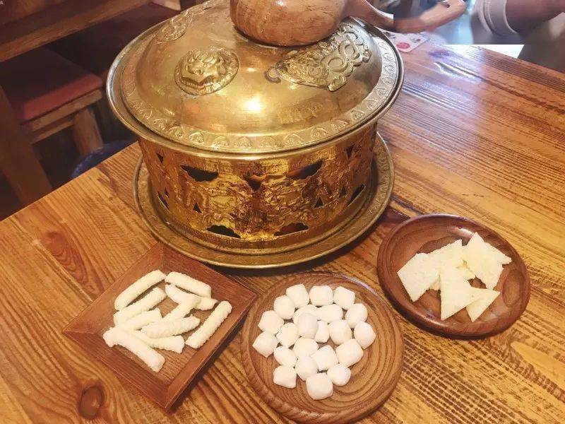 喝一碗奶茶滚烫的香是什么歌