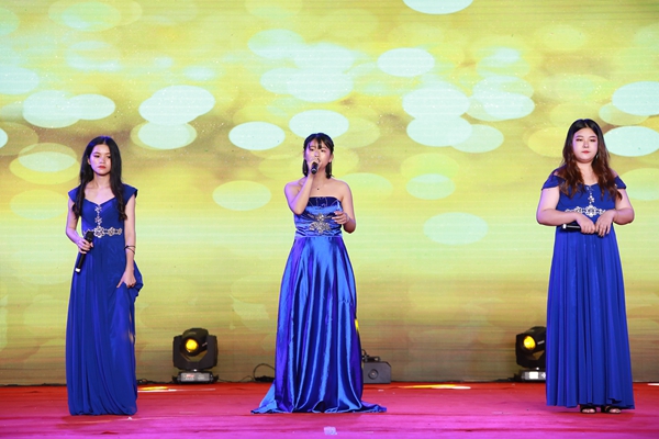 唱着我们的歌是什么歌