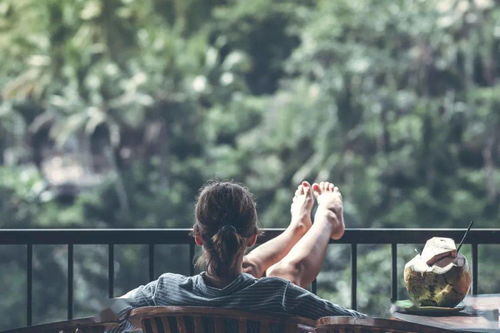 50首放松心情的音乐，让人心情好的歌十首