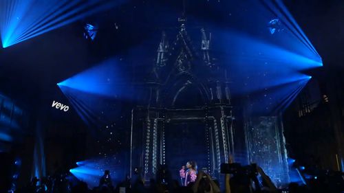 a妹最好听的歌曲，a妹那首呜啦啦啦的歌叫什么