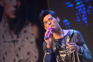 babybaby今夜的夜色歌名,baby今夜的月色是我对你唱着