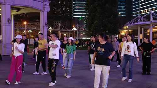 99步退一步歌曲，99步退一步广场舞