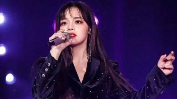 《星辰大海》原唱，星辰大海黄霄云在线听