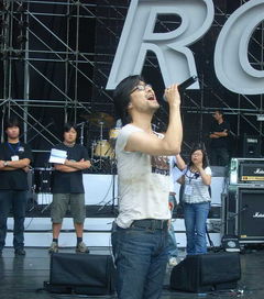 《勇敢的心》主题曲，勇敢的心主题曲叫什么