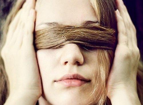 一个女的唱的高潮是你的眼睛,一首歌高潮部分是你的眼眸