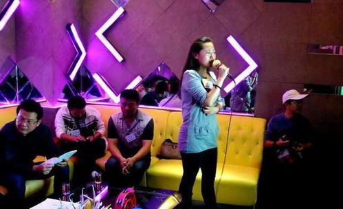 一到ktv唱歌就挤嗓子，为什么在KTV里唱不大声