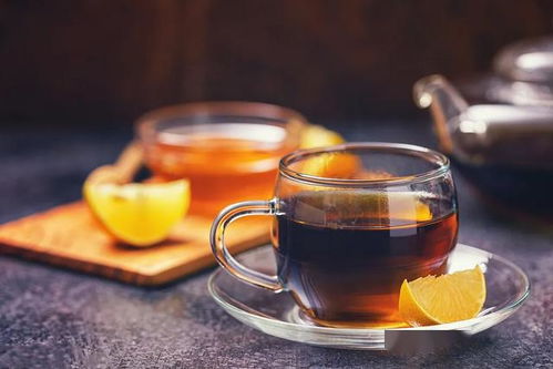 一杯浊酒笑红尘,半盏清茶淡贫生，清风借我一壶酒,醉卧花间月满楼