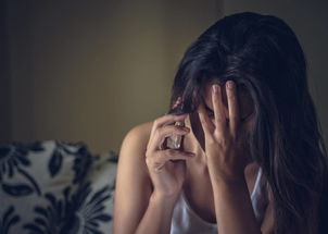 一天到晚听歌的人的心理，天天听歌的人容易抑郁