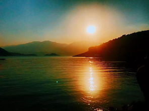 一路上欢声笑语下一句，一路欢歌,一路美景,一程