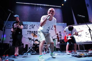 一首上海话的歌,一个女的唱的，老上海悠闲小调叫什么曲