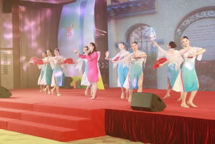 上海话的歌曲一个女的唱的，沪语歌《上海谣》