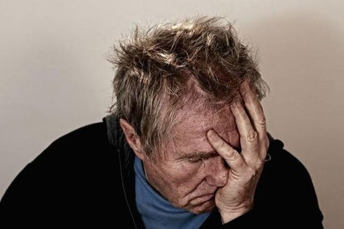 不干净东西缠身的症状，身上有阴人跟着的症状