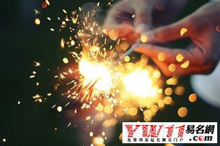 不一样的烟火经典句子，不一样的烟火搞笑回复