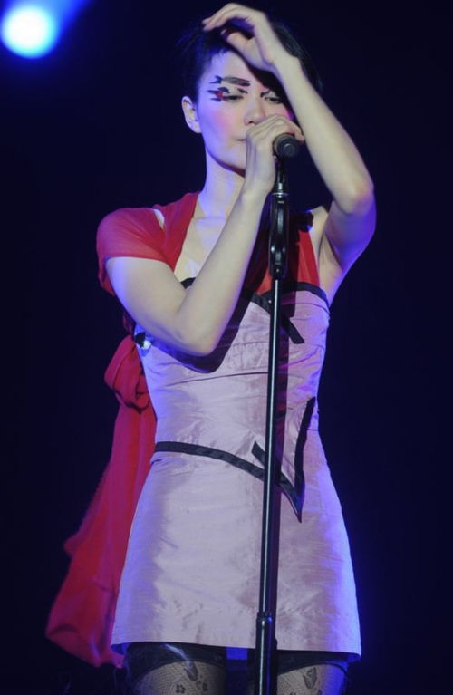 乌兰巴托的夜王菲唱过吗，王菲演唱乌兰巴托的夜