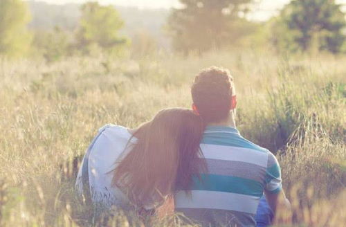 互相喜欢却只能做朋友的歌曲，以朋友身份暗恋的歌