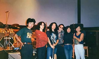 人潮人海中相识又相逢是什么歌，抖音很火的一首歌叫什么孤独