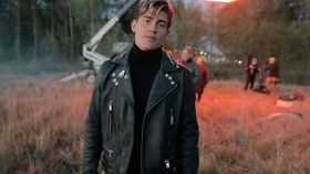 伞的边缘你都懒得分一点什么歌，现在连伞的边缘你都懒得分一点