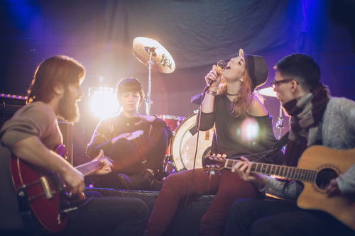 什么歌最容易唱没难度，小众简单不易跑调的歌