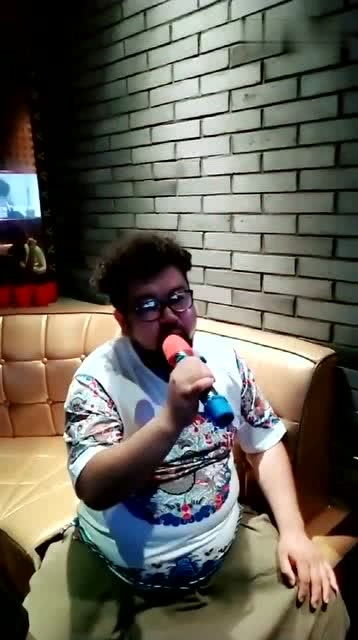 你还要我怎样原唱,你还要我怎样mv