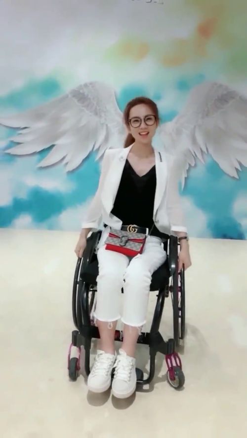 像个天使一样守护你这首歌，《天使的翅膀》