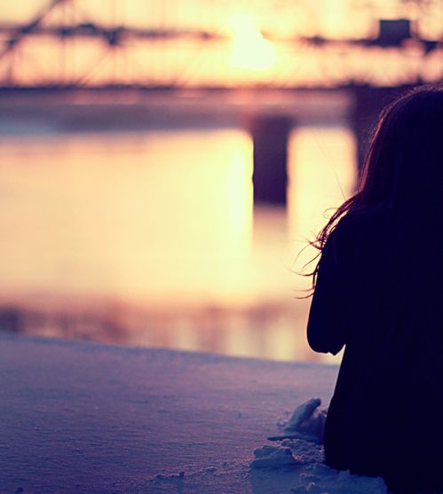 分手忘不了对方的歌曲，表达爱而不得很遗憾的歌