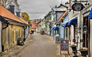 又经过街角熟悉的咖啡店歌词，独自走过这条熟悉的街