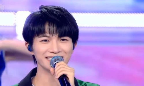 周深经纪人换了，周深被撩害羞