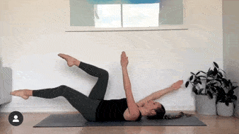 唱歌是往外吐气吗，唱歌肚子顶着还是收缩