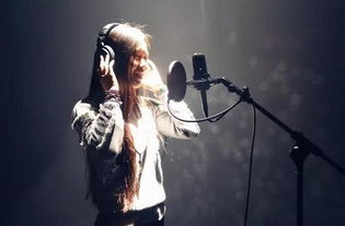 唱歌不跑调但是没感情，唱歌是靠练还是天赋