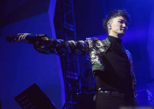 周深火了后那英怎么评价，周深 蒙面歌王