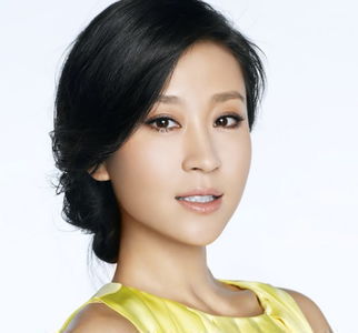 唐嫣比罗晋大几岁，罗晋第一任妻子苗圃近照