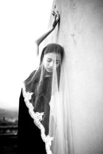 回忆总想哭一个人太孤独歌词，姜玉阳《回忆总想哭》