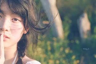 在失去中我慢慢的变呆是什么歌，我一个人发呆一个人傻傻期待什么歌