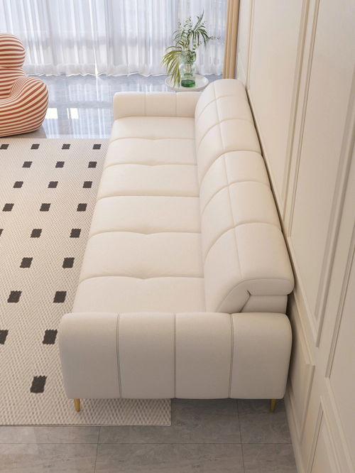 坐在沙发里是什么歌歌词，独自坐在沙发里是什么歌