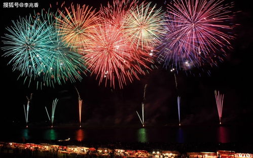 夜晚放烟花美景诗句，漂亮烟花的短句