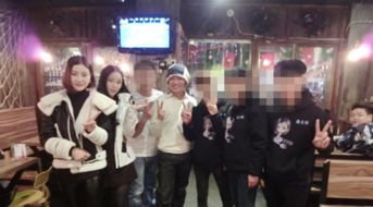 在饭店唱歌火了的网红,饭店老板唱歌免单视频