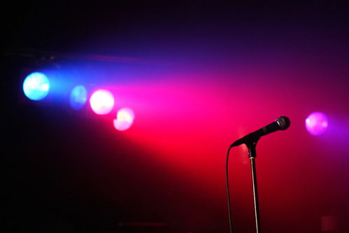 垫音算不算是假唱，有耳返就是半开麦吗