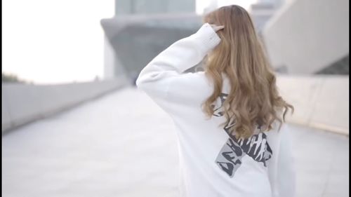 在爱的地平线有期待终会有相见，在爱的回归线