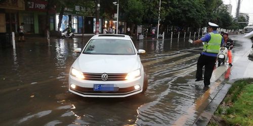 天苍苍地茫茫下一句撩人，天苍苍野茫茫改编句子