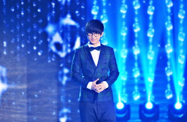 央视对汪苏泷的点评，汪苏泷舞台生理反应