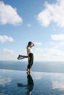 女生说越过山丘是否有人等候，越过山丘 最经典的一句