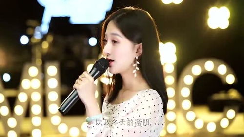 女生发了首光阴的故事，喜欢听光阴的故事的女生