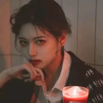 女生发晚风心里吹是暗示什么，女人晚风吹人醒的意思是