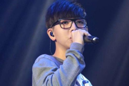 对心爱男人表白爱意的歌，适合男女暧昧期间发的歌